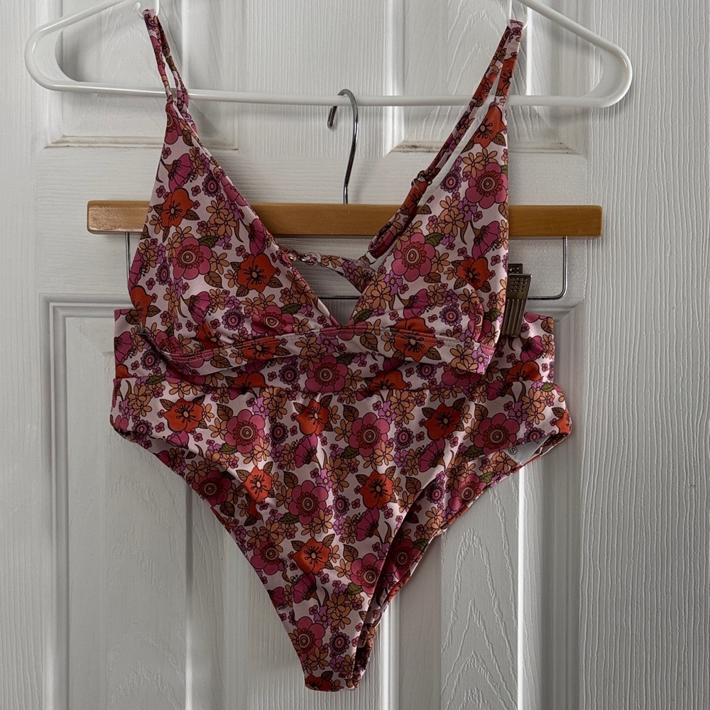 Ama Bikini. Size small. Floral pattern.